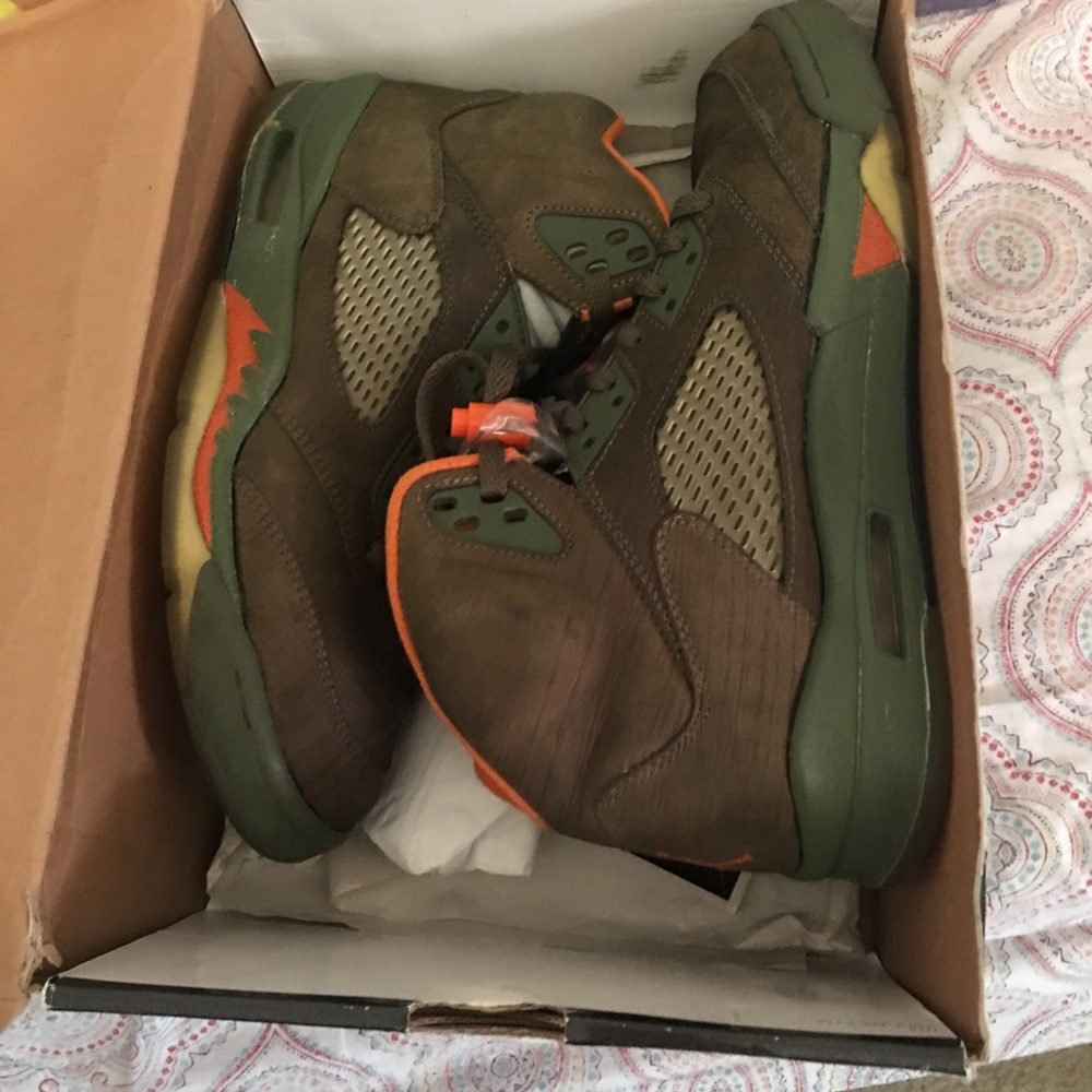 Jordan retro 5’s Olives